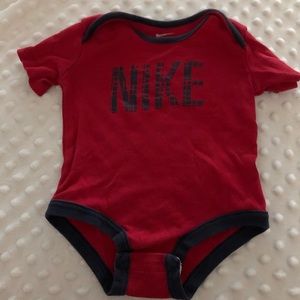 6/$15 🔹 6-9M NIKE baby onesie